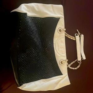 Classy Tory Burch tote